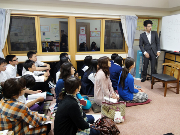 大学関係者による説明会の様子